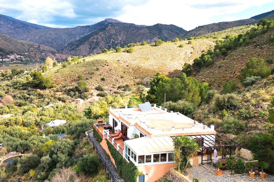 Owner services. J & J ASESORES CONSULTORES, S.L. en Órgiva