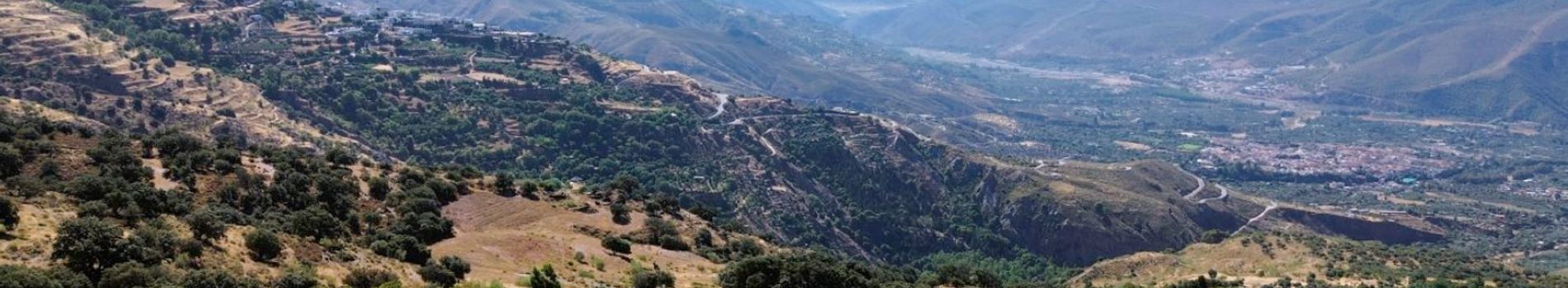 Contacta con nosotros o visítanos en nuestra oficina. Alpujarra Home en Órgiva