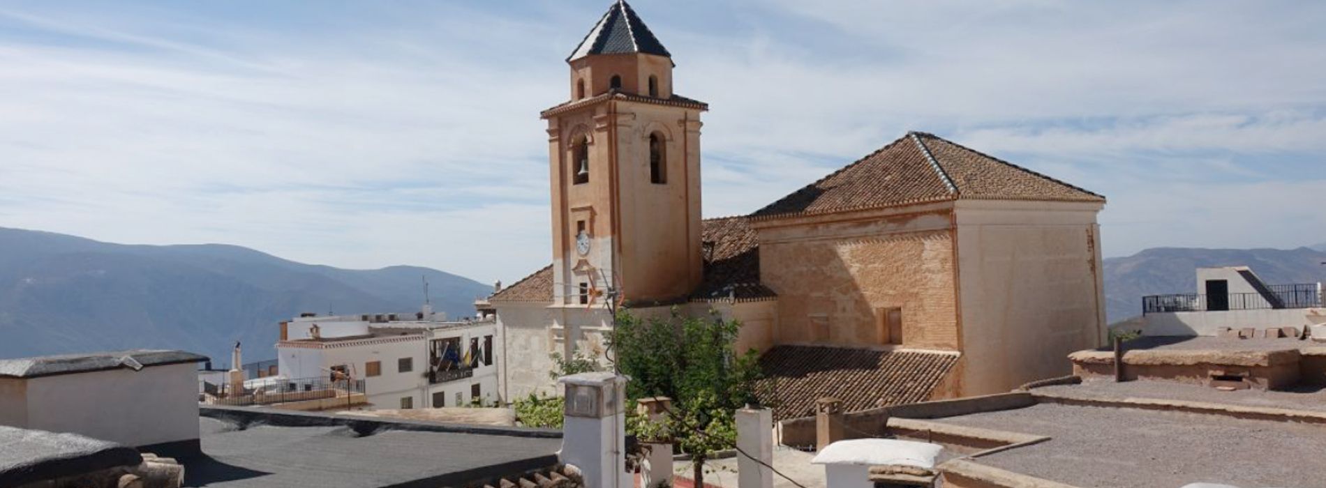 Descubra nuestra gran oferta inmobiliaria Órgiva, La Alpujarra (Granada). J & J ASESORES CONSULTORES, S.L. en Órgiva